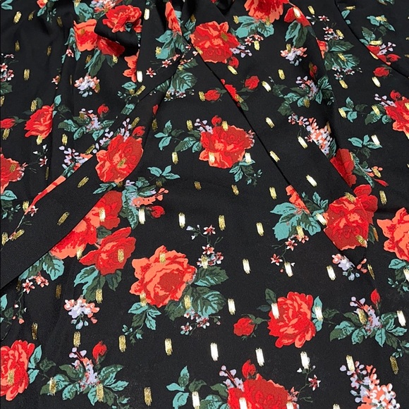 Jon & Anna Black Multi Color Floral 3/4 Sleeve Top - Picture 2 of 10